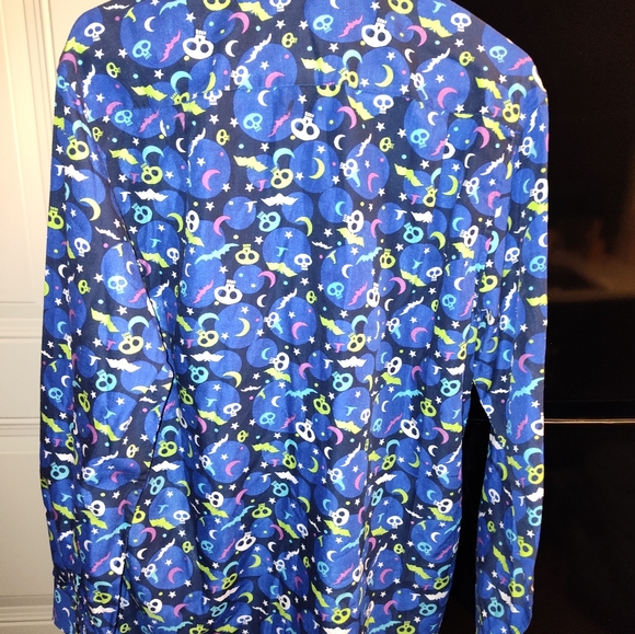 Shirt - Picture 2 of 3